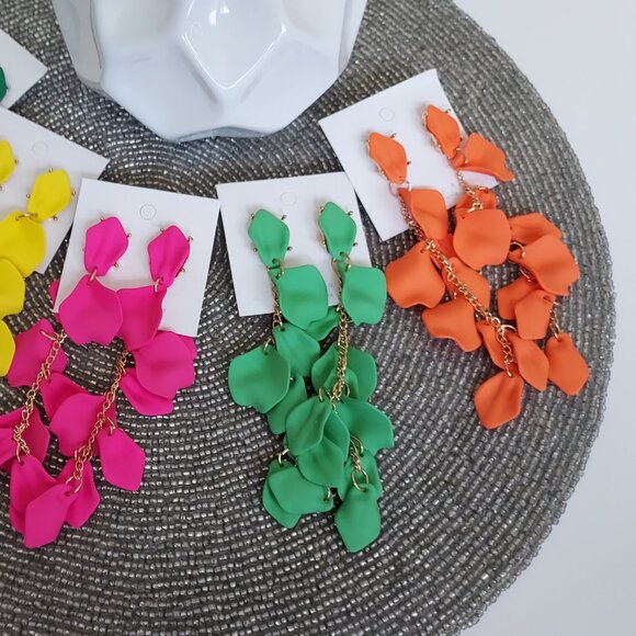 ORANGE Dangle Petal Earrings, NEW in bag - Picture 3 of 5